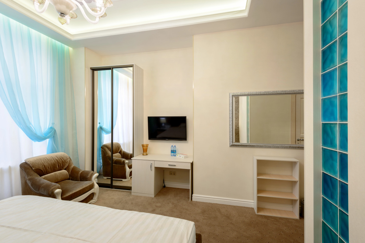 Меблированные комнаты  Серебряная лошадь