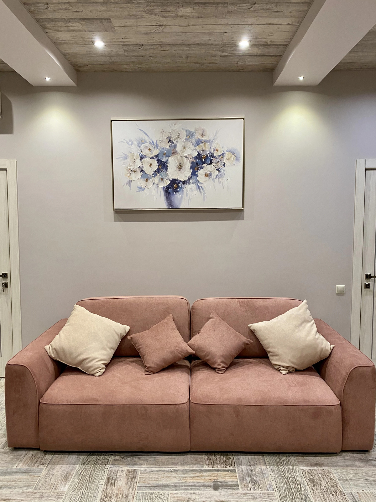 Квартира Двухкомнатная в центре Эсто-садка