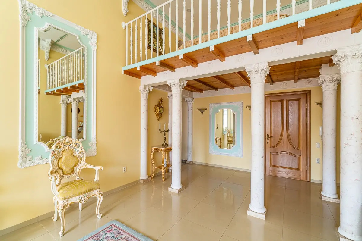 Апартаменты Большая Конюшенная 3