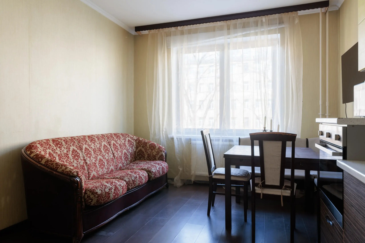 Апартаменты с 3 спальнями на Моисеенко 5 - 8 человек