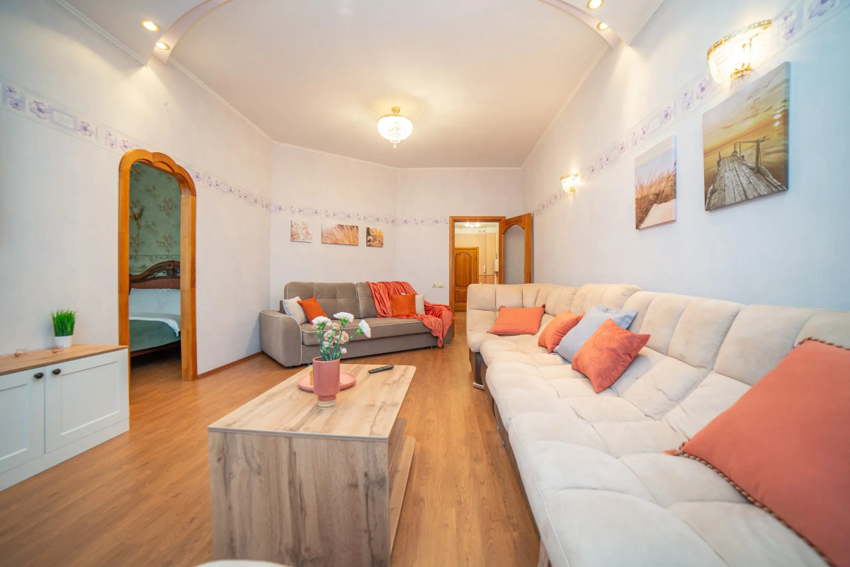 Апартаменты Радищева 12 трехкомнатная