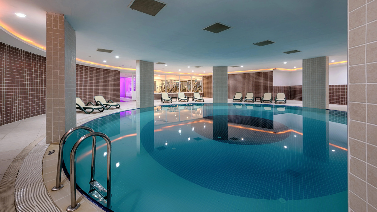 Отель Royal Towers Kiris