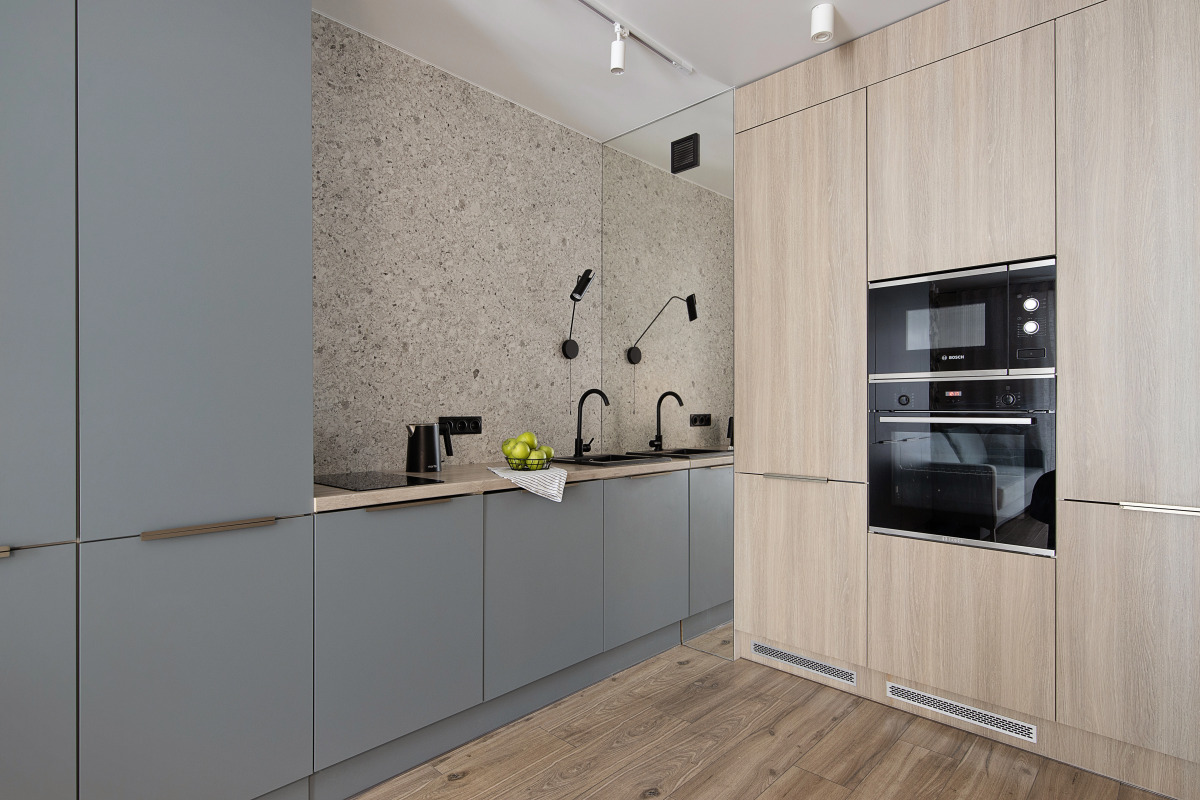 Апартаменты улучшенные в новом доме с качелей