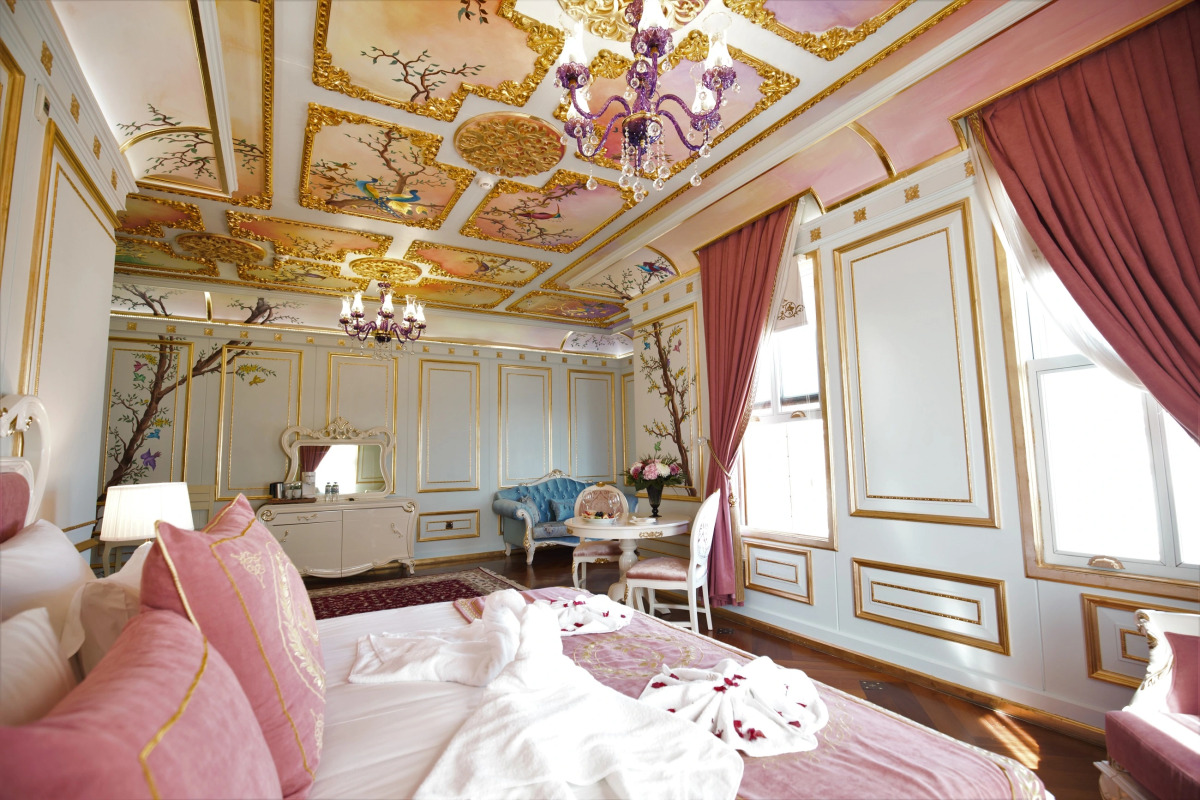 Отель Seven Hills Palace