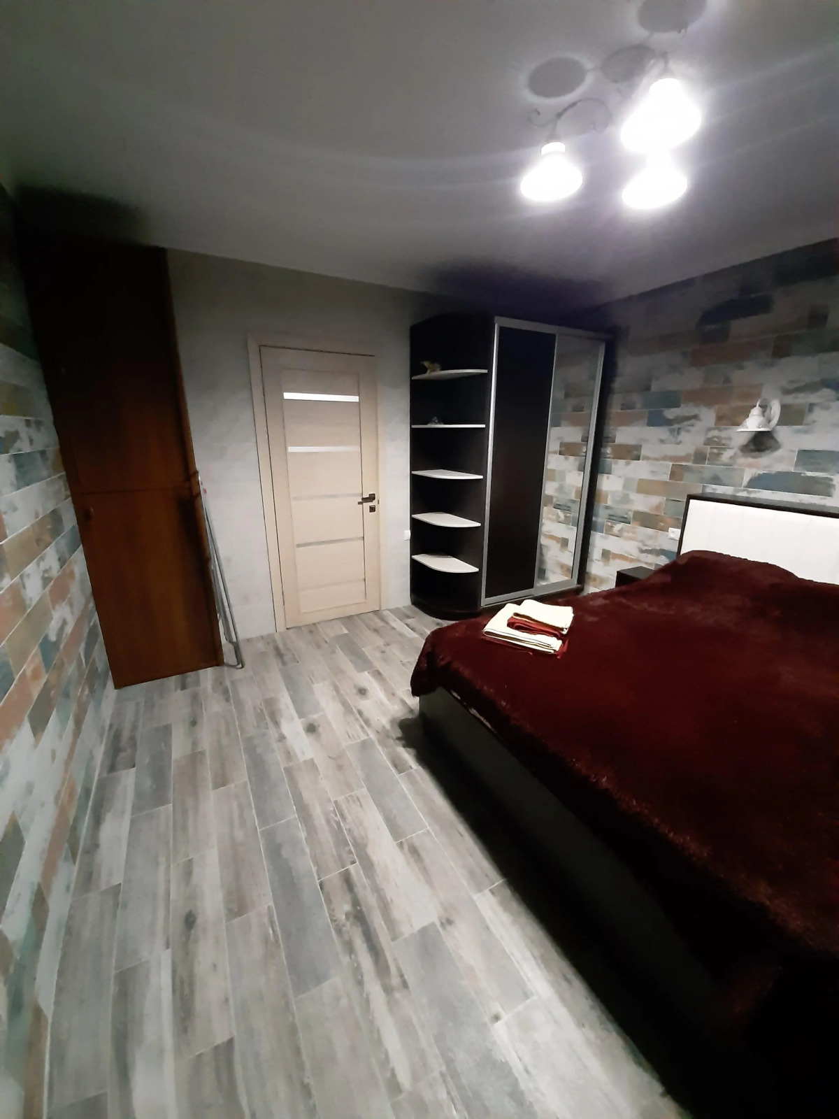 Трехкомнатная квартира в центре на Попцова