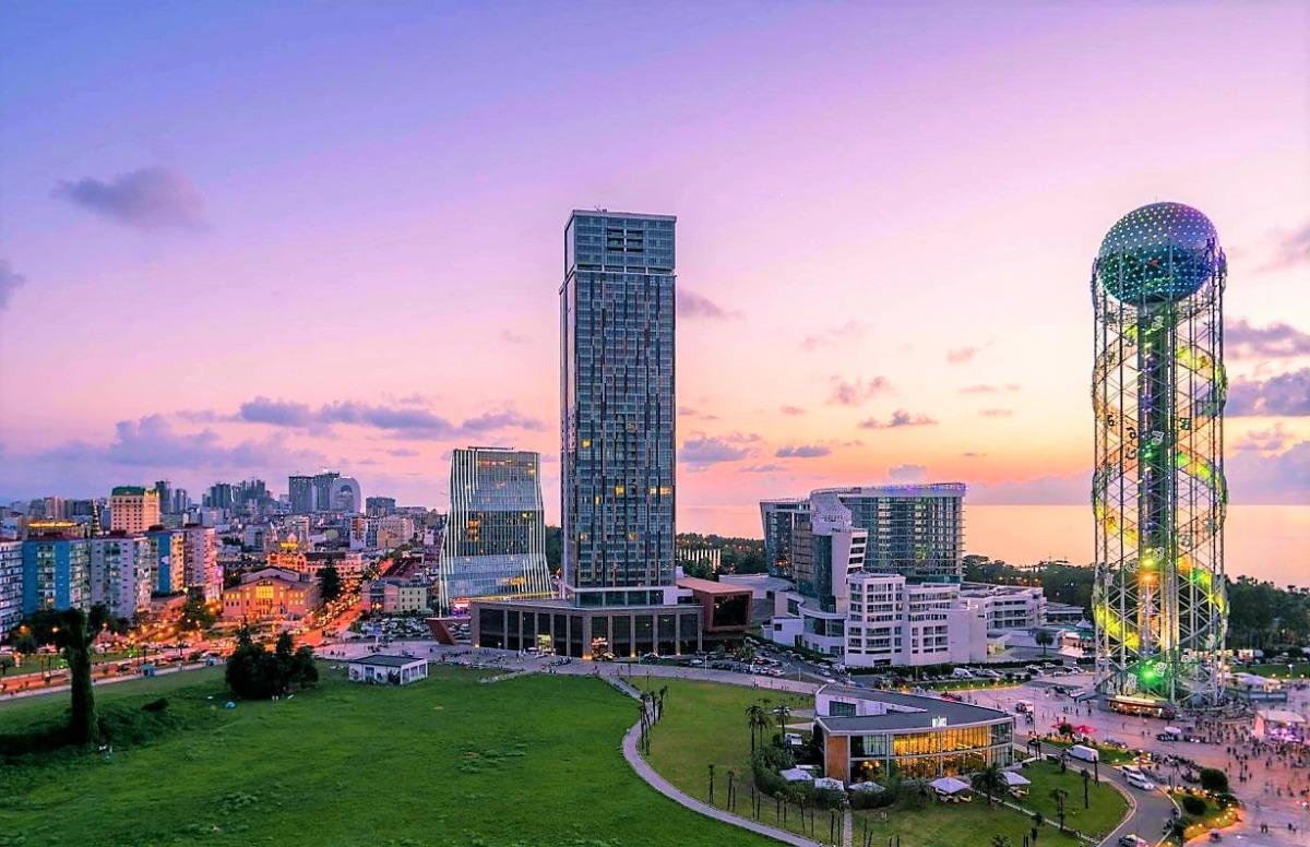 Апарт-отель на берегу моря, Porta Batumi Tower