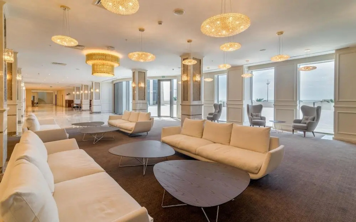 The Grand Gloria Отель