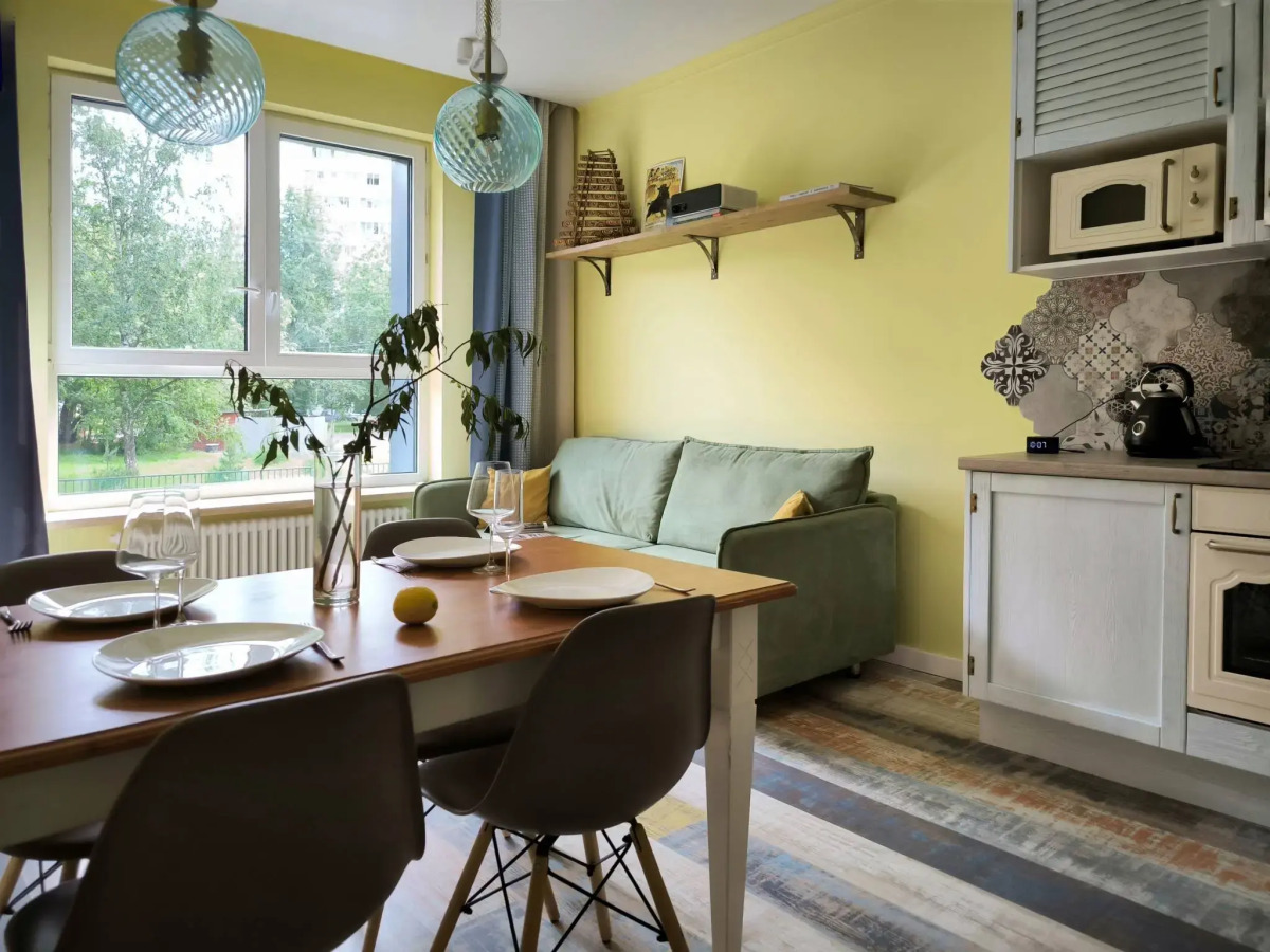 Квартира Комфортная с Просторной Гостиной, Спальней, Детской, Кабинетом и Двумя Санузлами