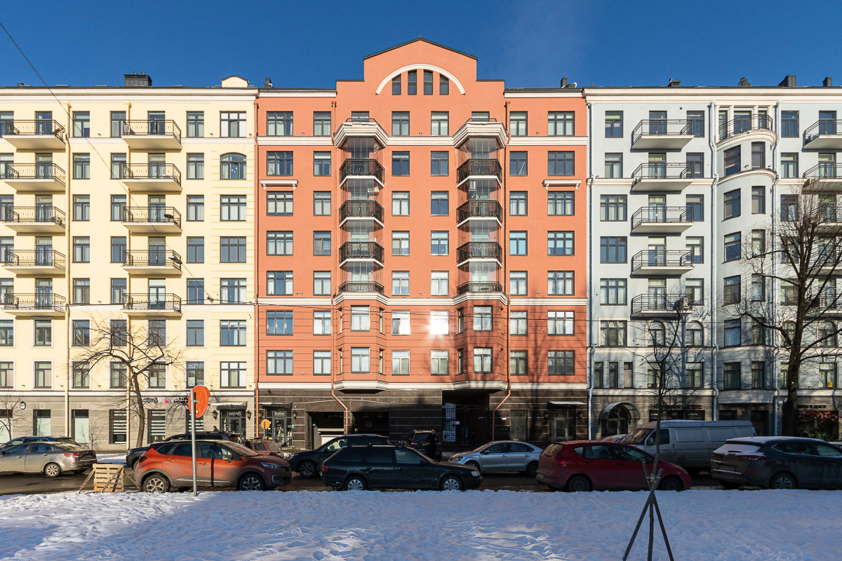 Апартаменты с панорамными окнами в центре Васильевского острова.