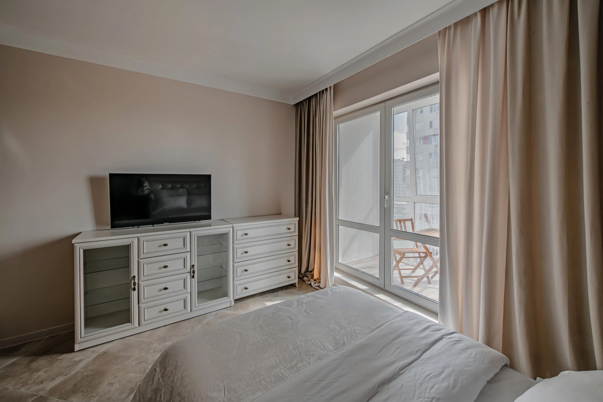 Апартаменты Студия у Станции Метро Грушевка