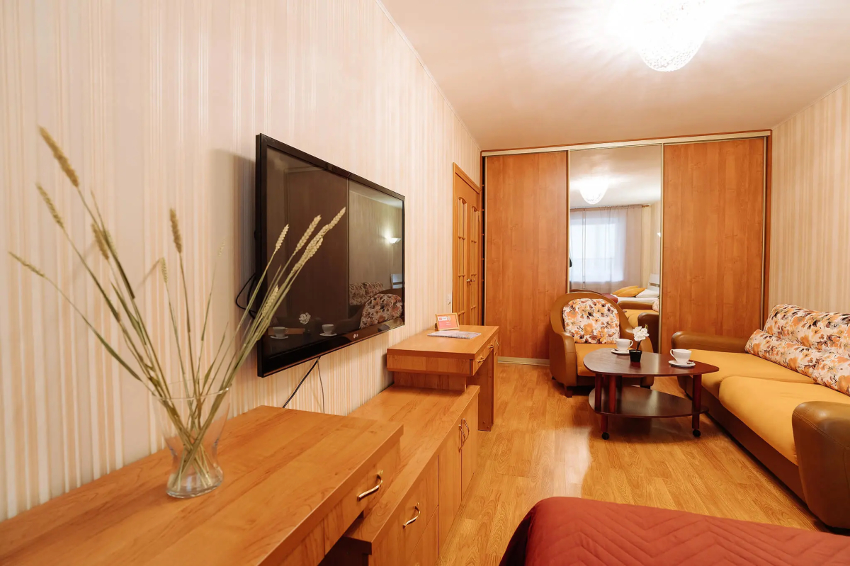 Апартаменты 9 ночей на Чкалова 48