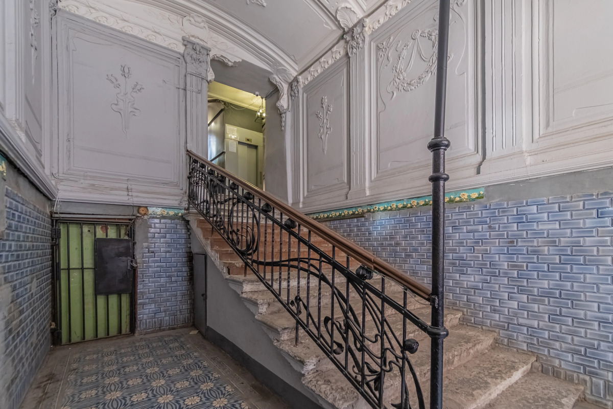 Ларго у Невского проспекта