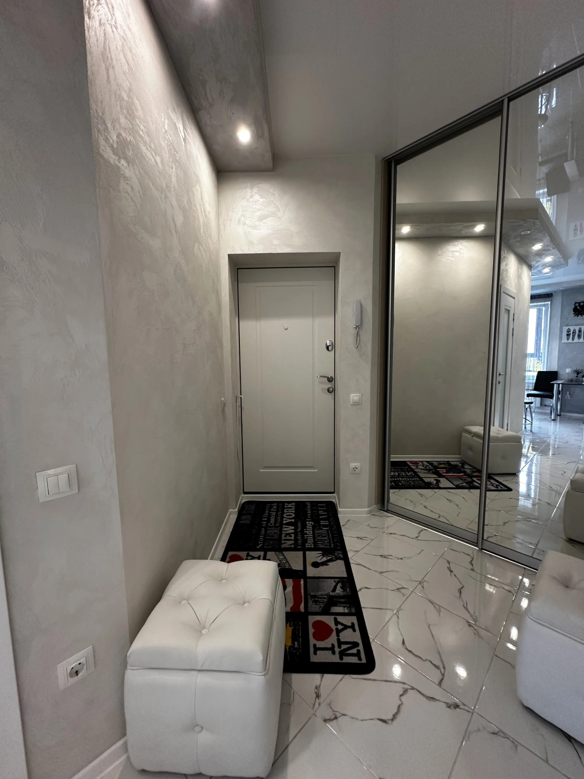 Квартира Магирус с Парящей Кроватью и Джакузи