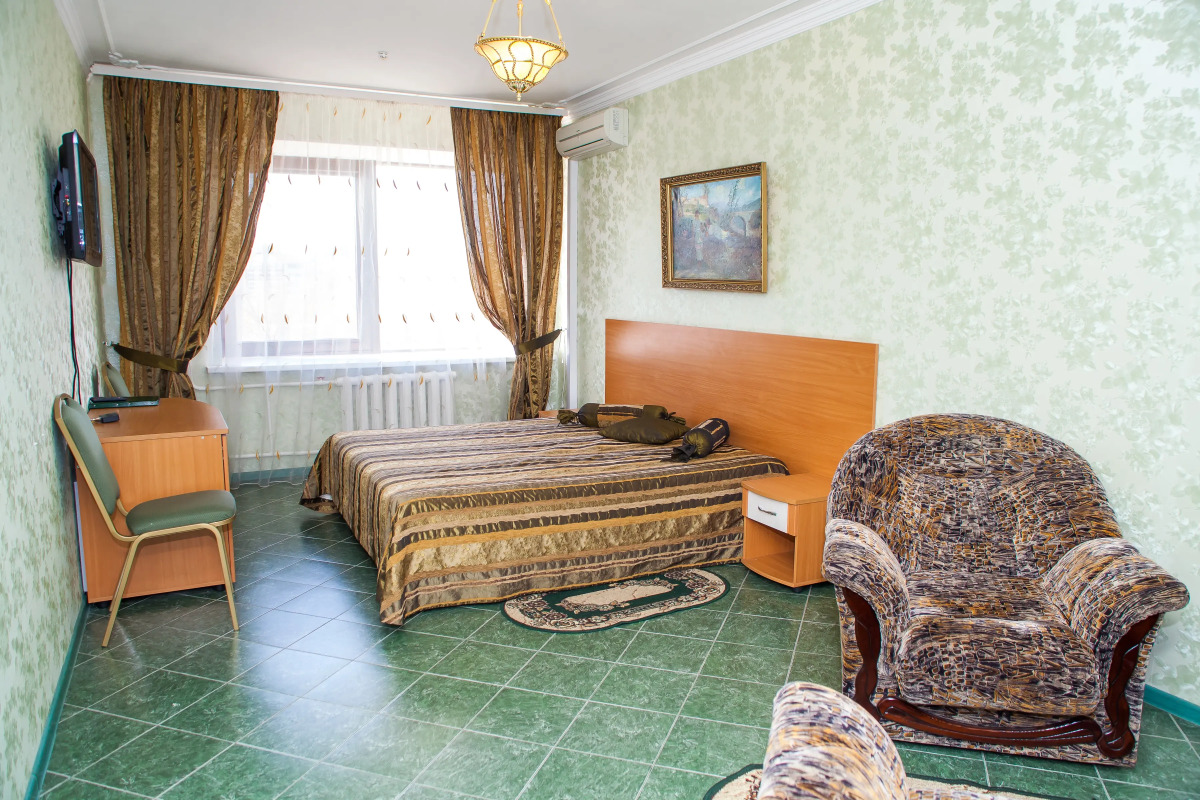 Отель Четыре сезона