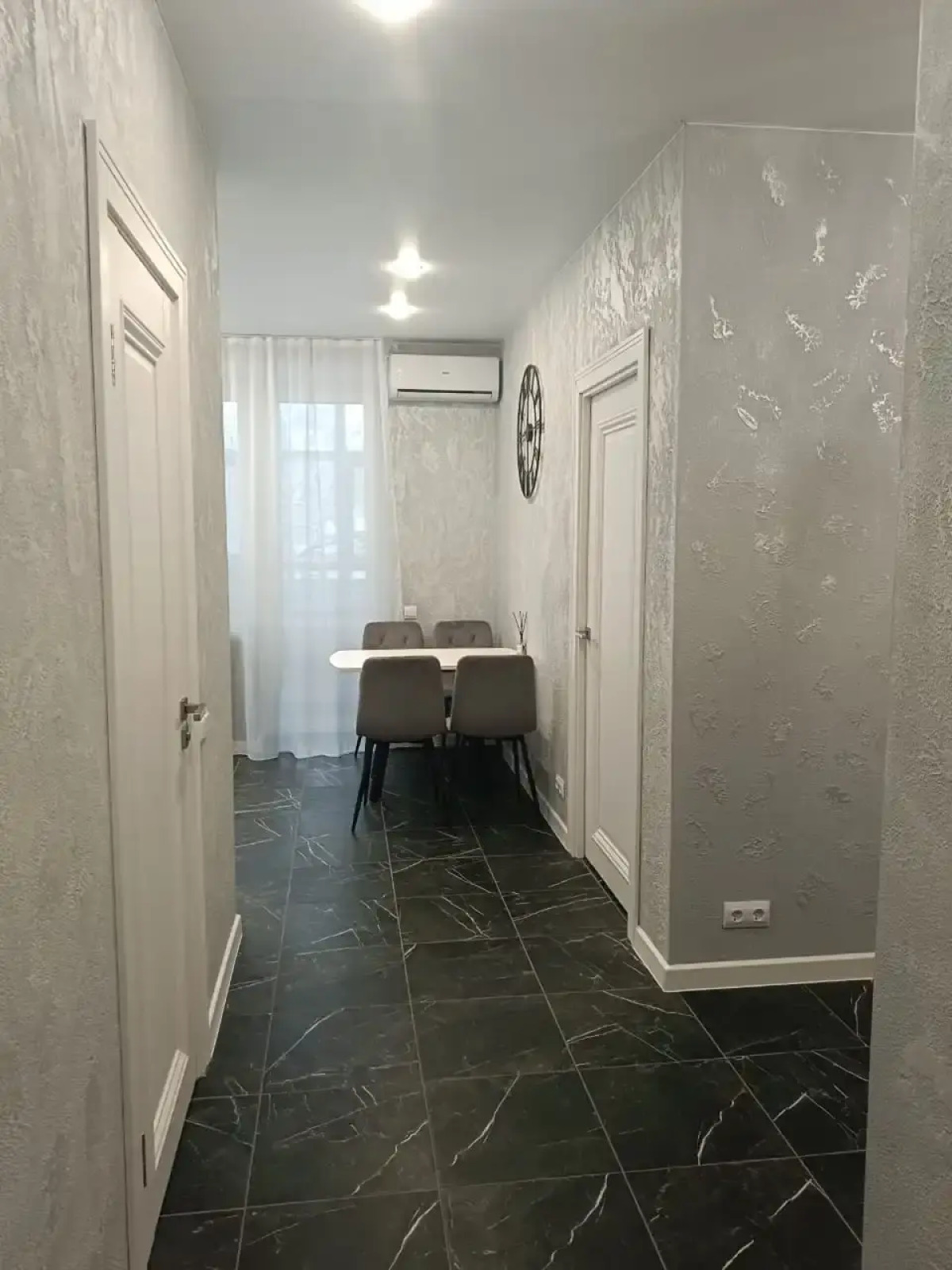 Квартира Двушка в Центре на Берегу р. Которосль