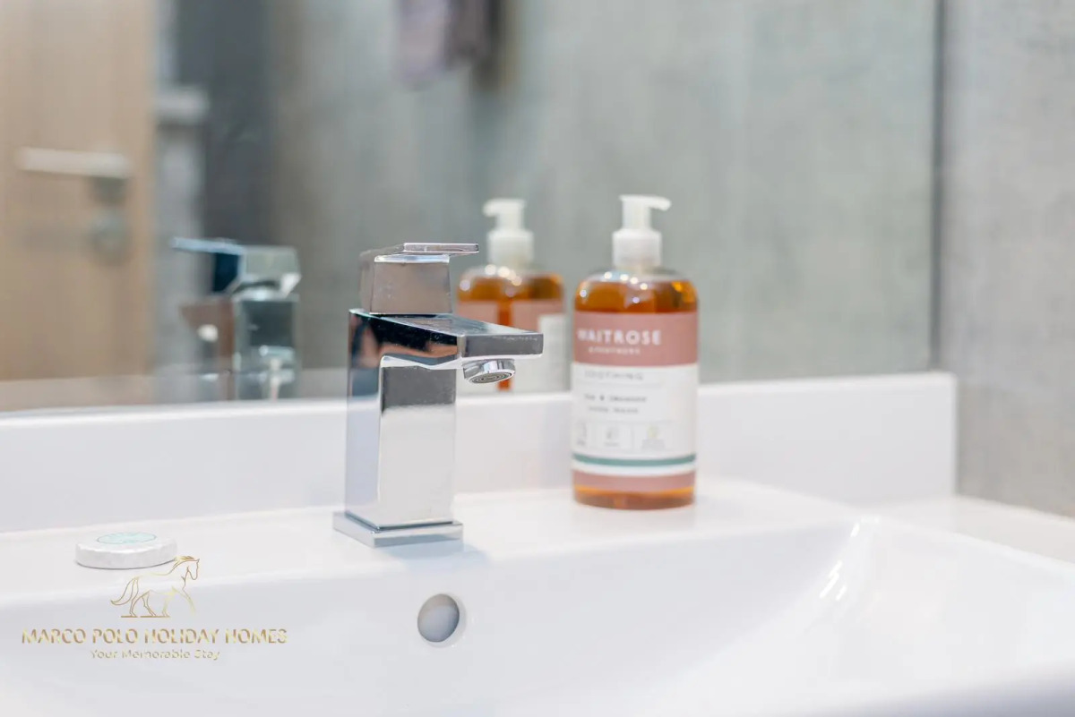 Апартаменты Marco Polo Fancy Marina Getaway With Mesmerizing Views