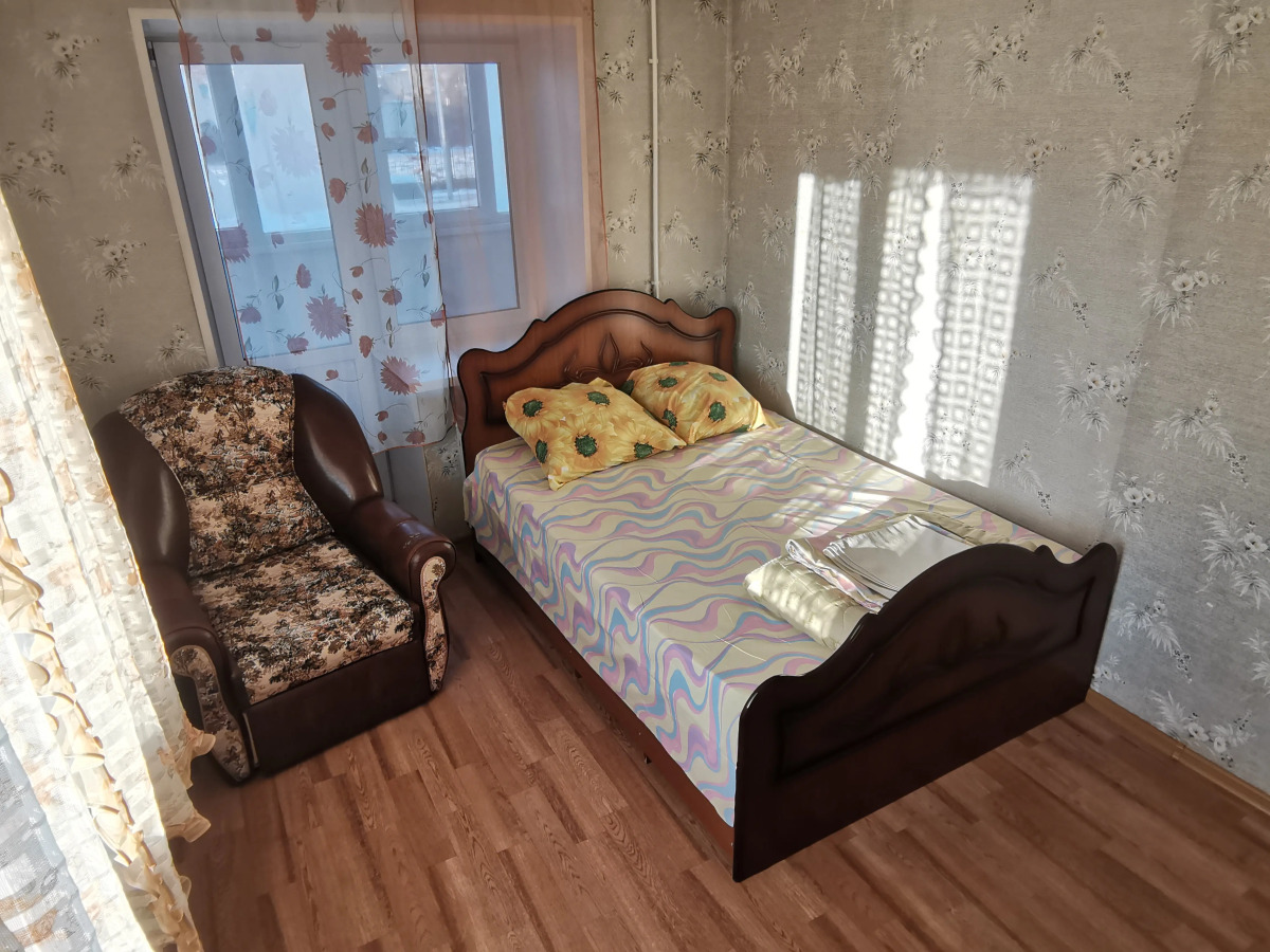 Апартаменты Трехкомнатные Sutki Vip на Ватутина 6