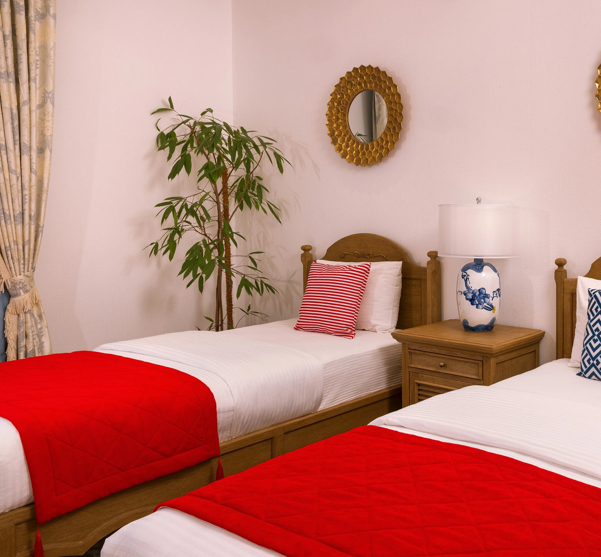 Отель Реавиль