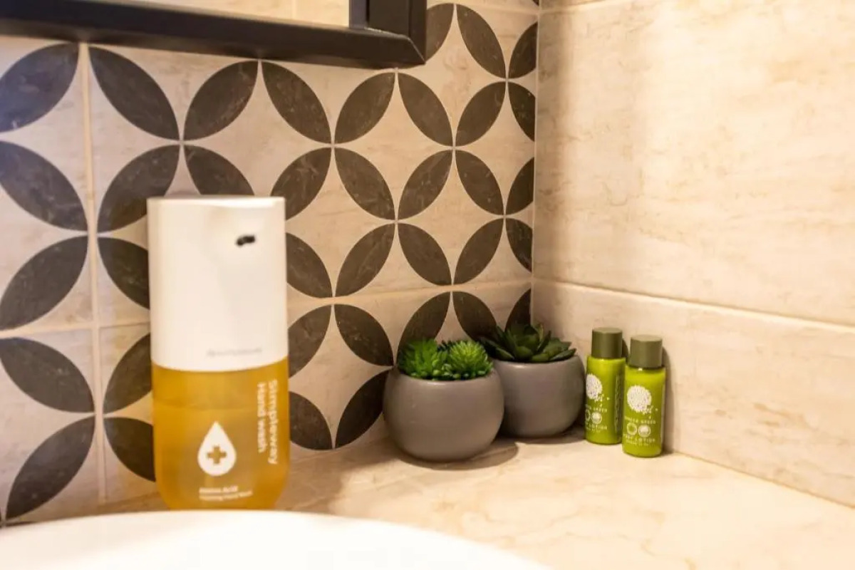 Гостевой дом Four Lions House (Фор Лайонс Хаус)