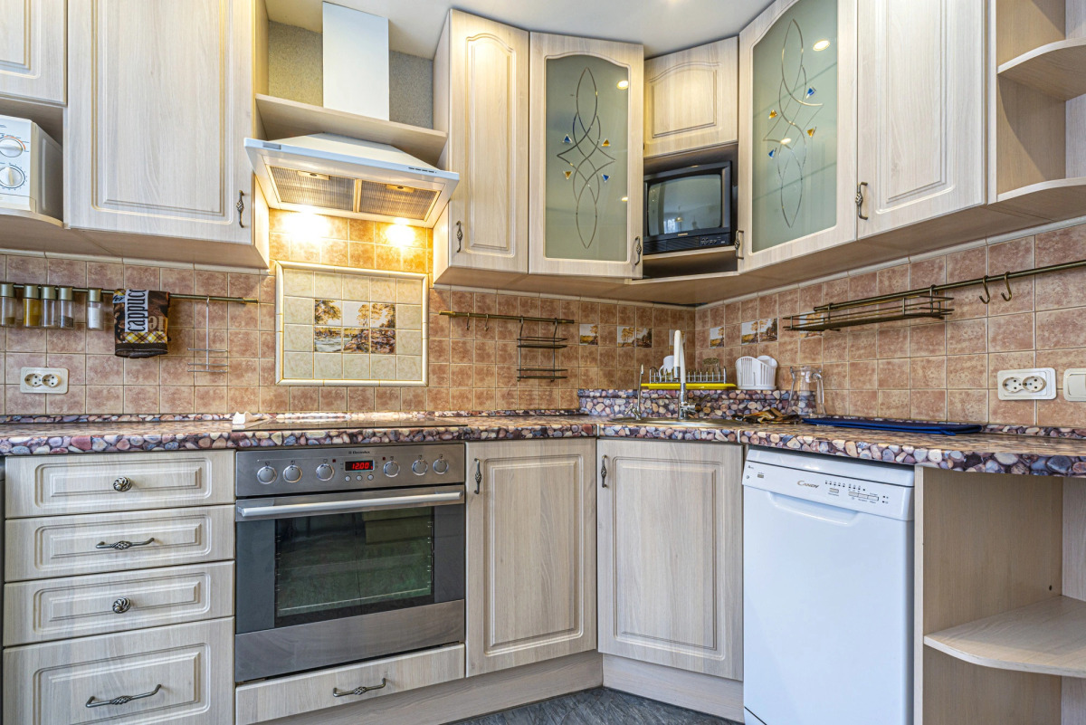 Квартира 3-х Комнатная на Гаккелевской 20 в Приморском районе