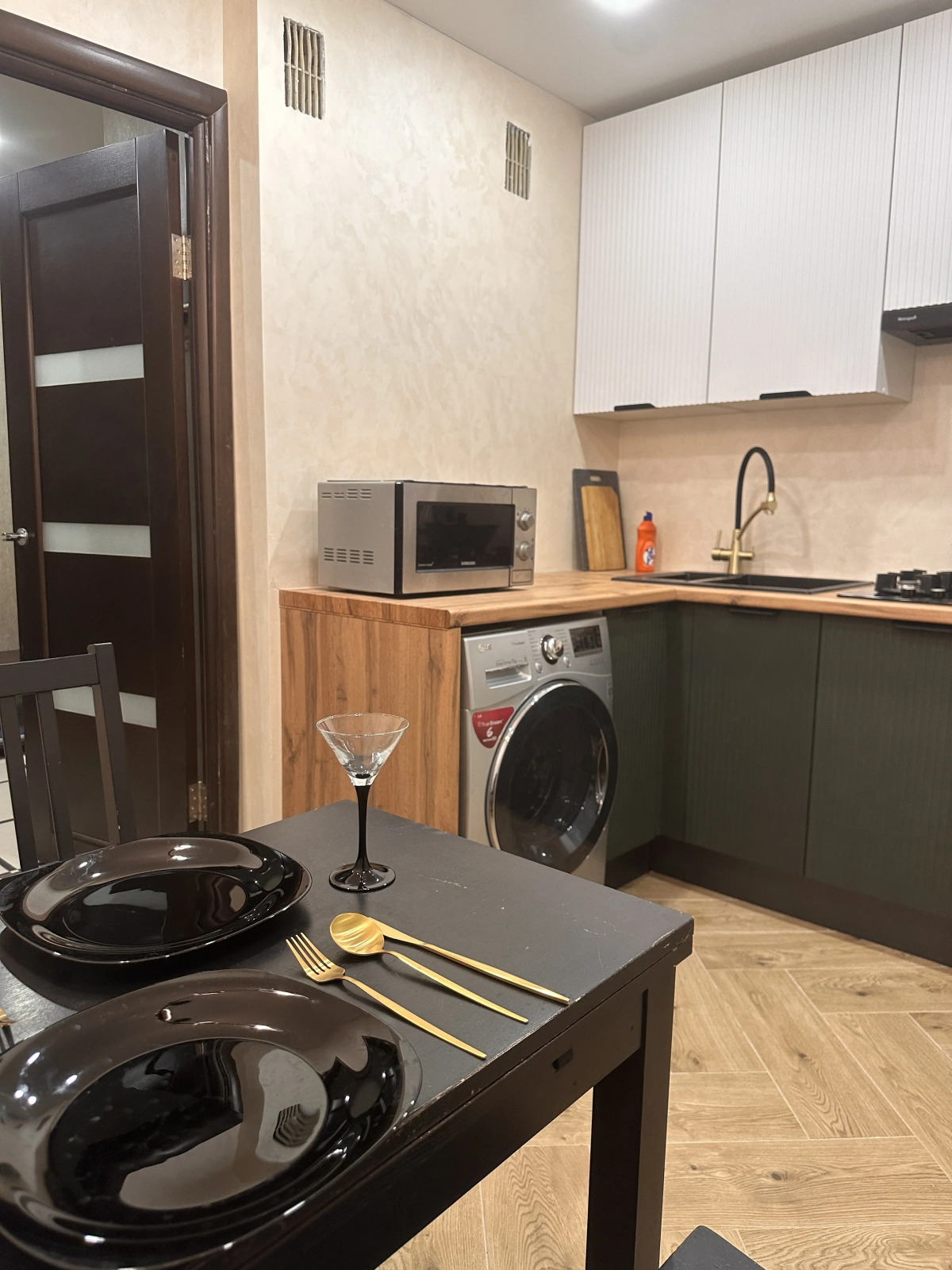 Апартаменты Большие Апартаменты с 3 спальнями на пр Ленина