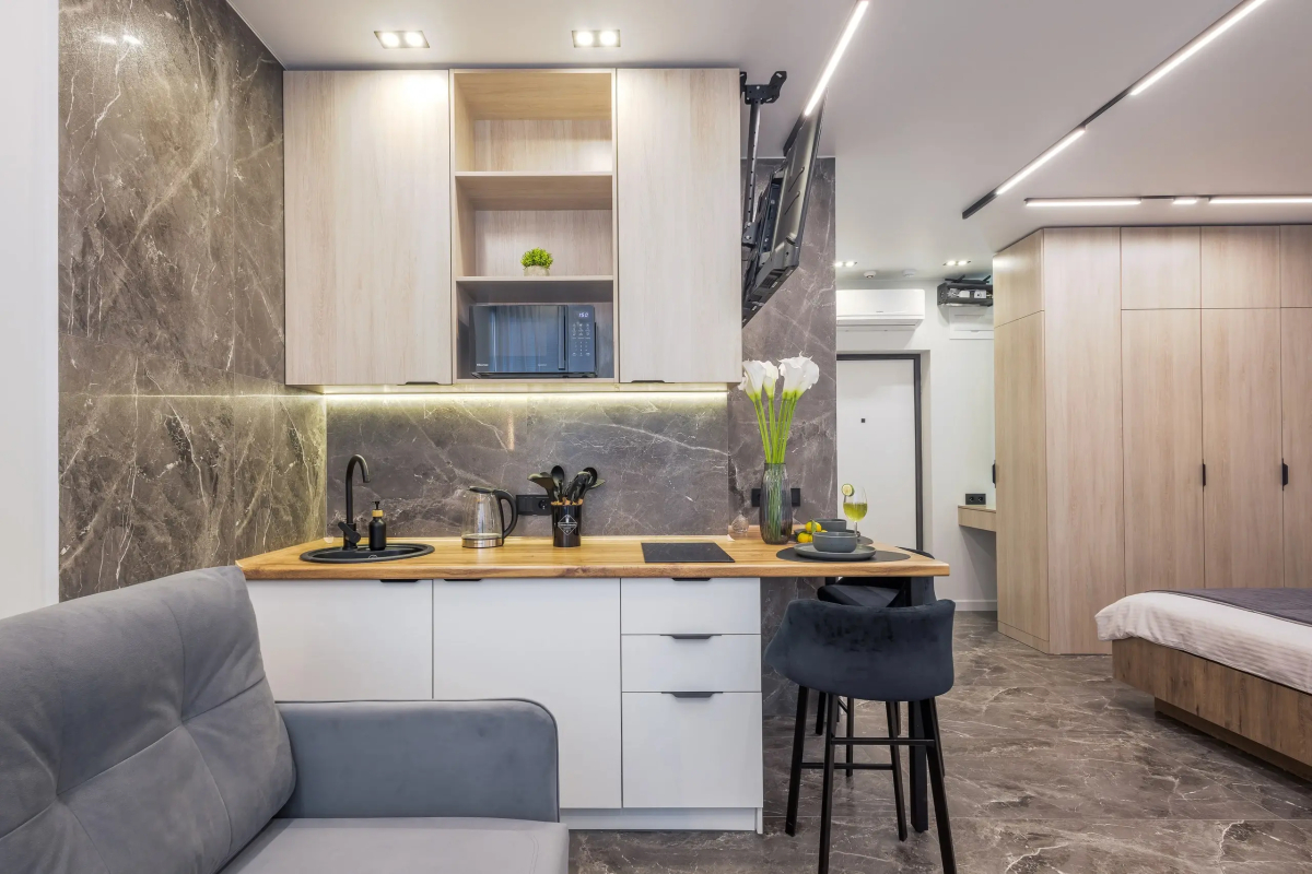 Квартира с бассейном на территории МореСолнцеАпарт