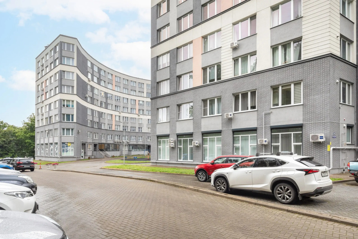 Квартира near the park – просторная трешка с видом на парк