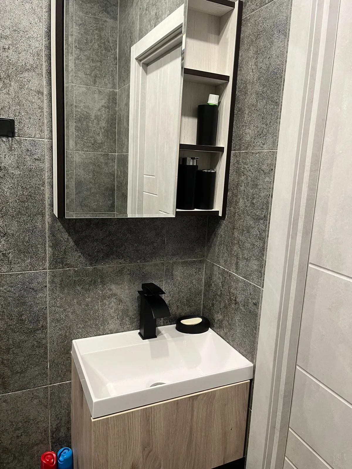 Квартира современная трехкомнатная в Великом Новгороде