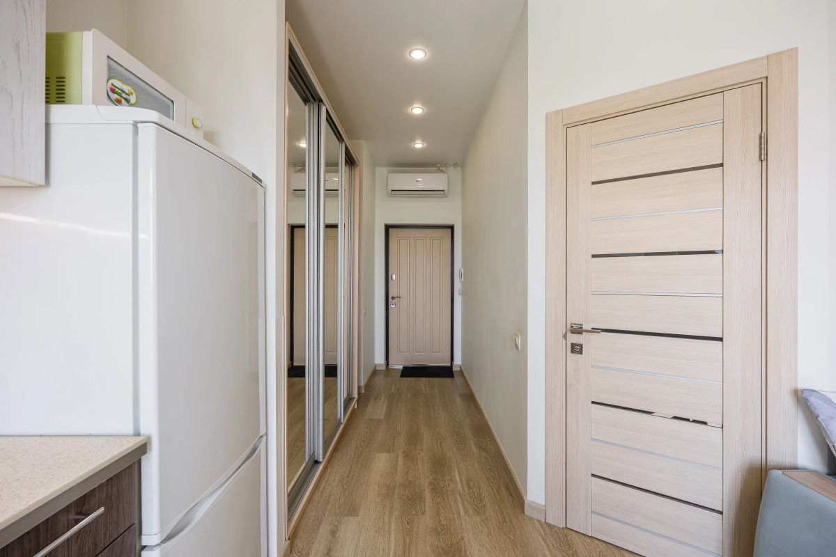 Квартира Студия на 30-ом Этаже с Видом на Лес