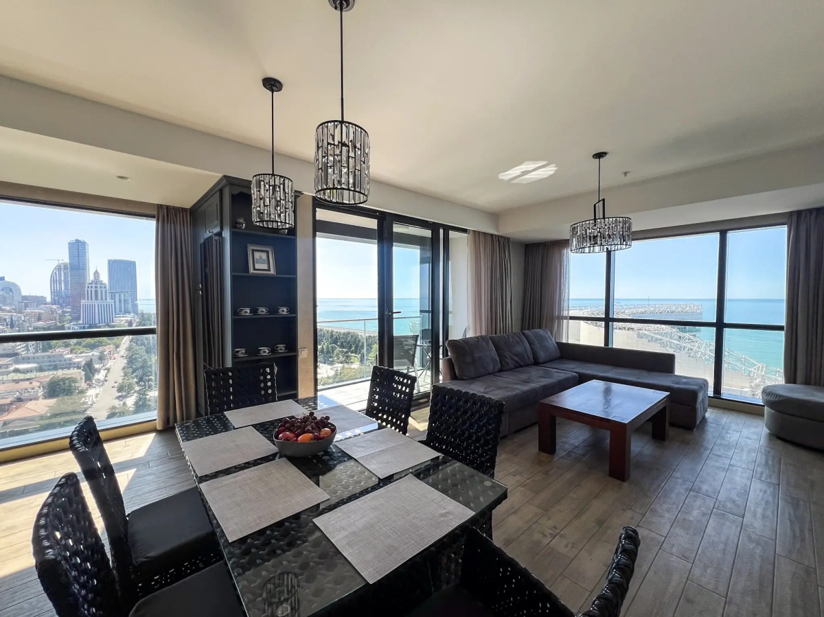 Апарт-отель на берегу моря, Porta Batumi Tower