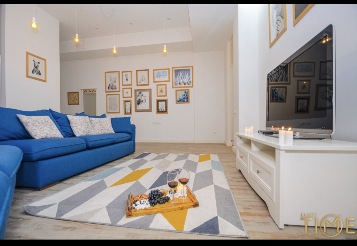 Апартаменты в центре «кинотеатр для двоих»