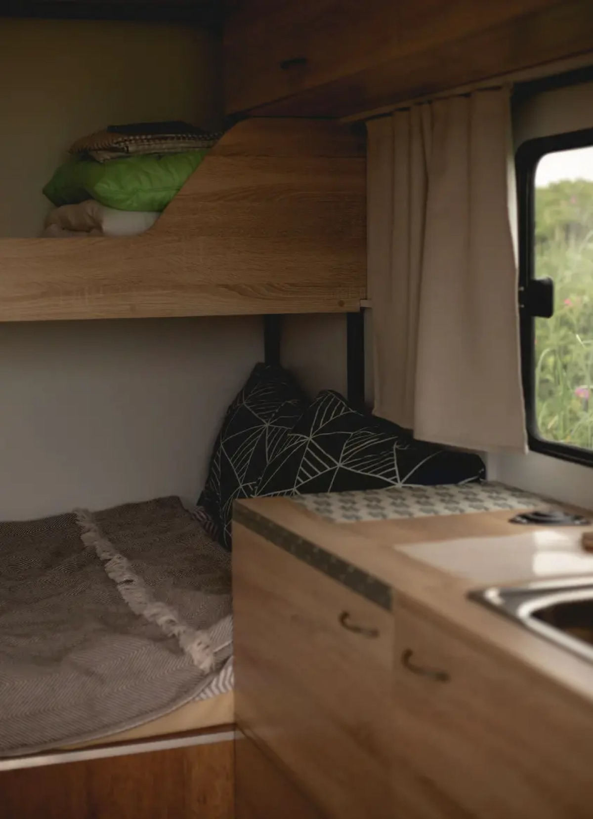 Глэмпинг Школа Сёрфинга Snowave Kamchatka