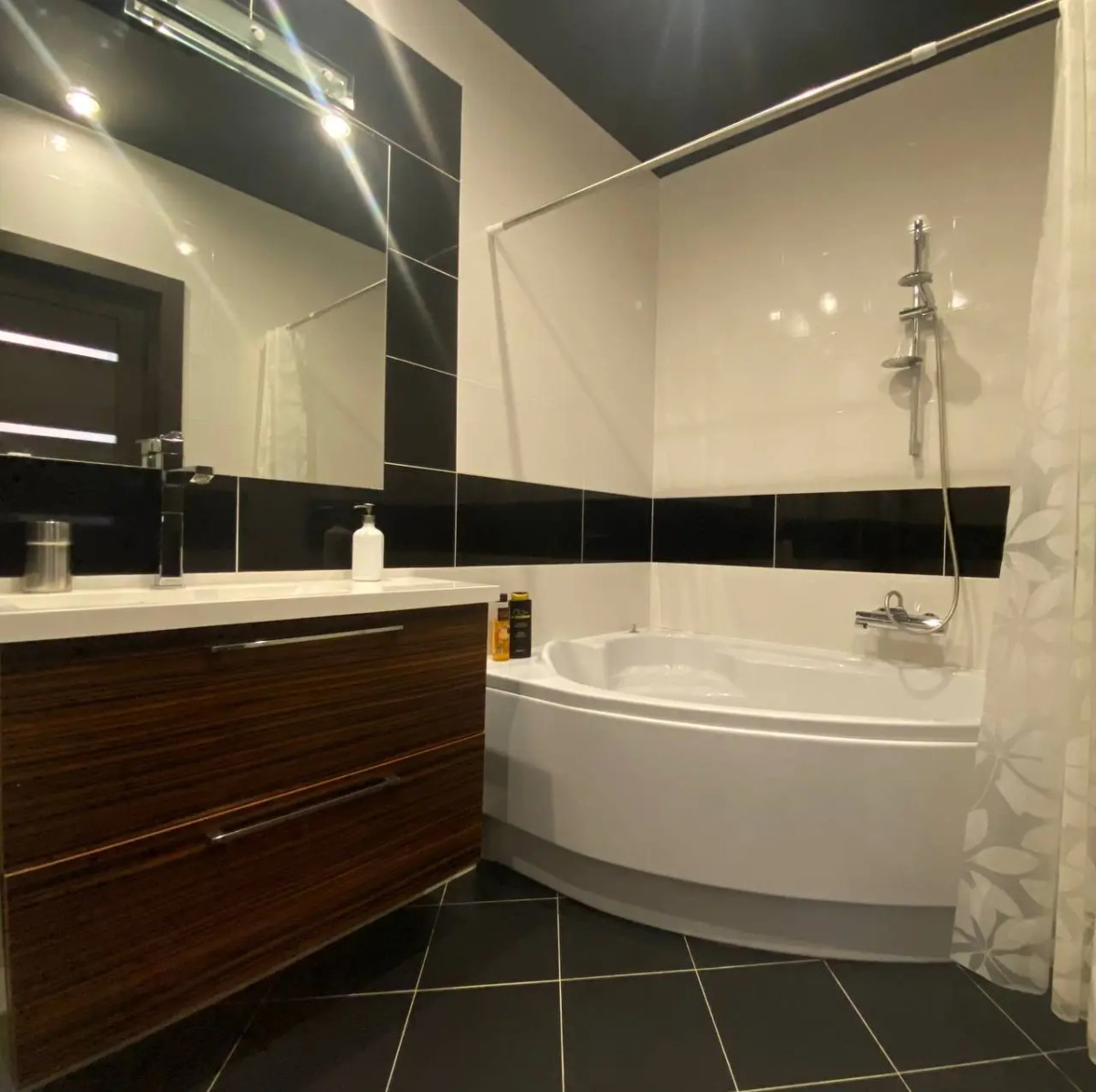 Апартаменты 1-комнатные HomeApart Держинского, 11