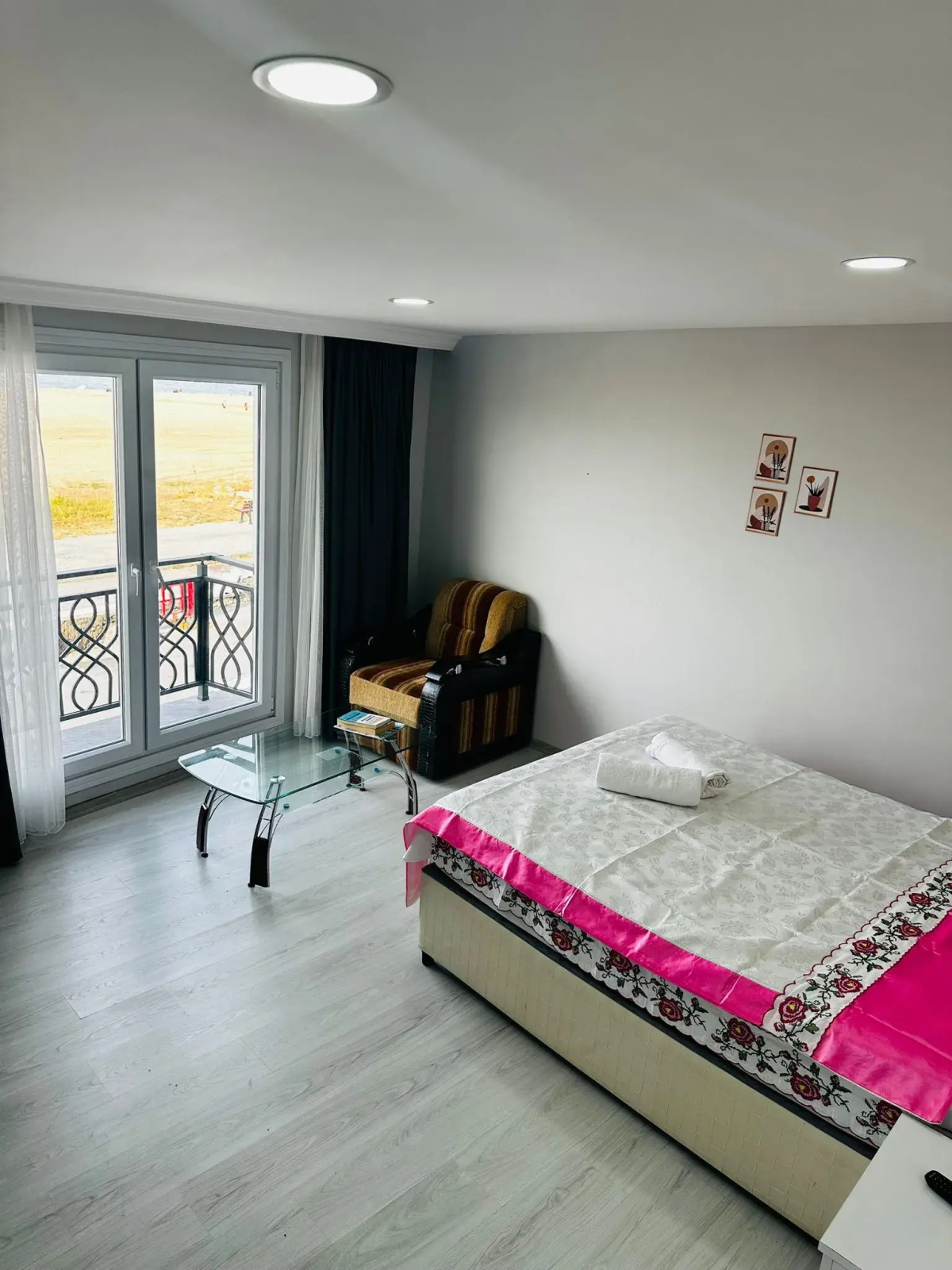 Отель Airport Black Sea Hotel & Restaurant