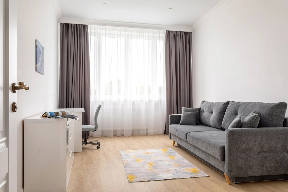 Квартира near the park – просторная трешка с видом на парк