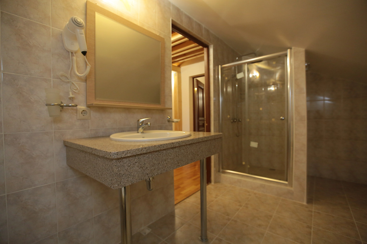 Отель Киараз Арена