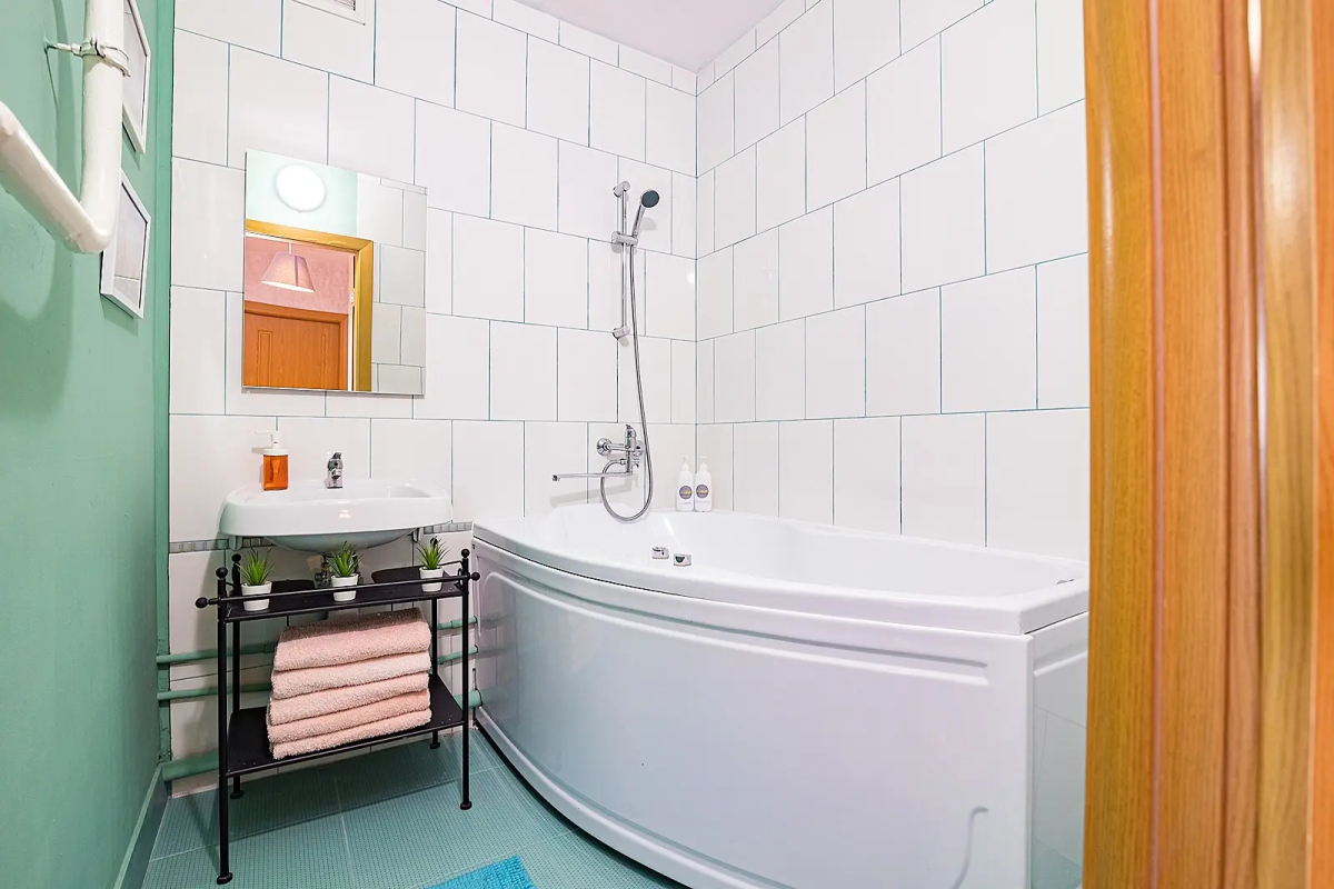 Апартаменты двухкомнатные c видом на Волгу на Волжской набережной  25, м.Cтрелка. Сова-Дом