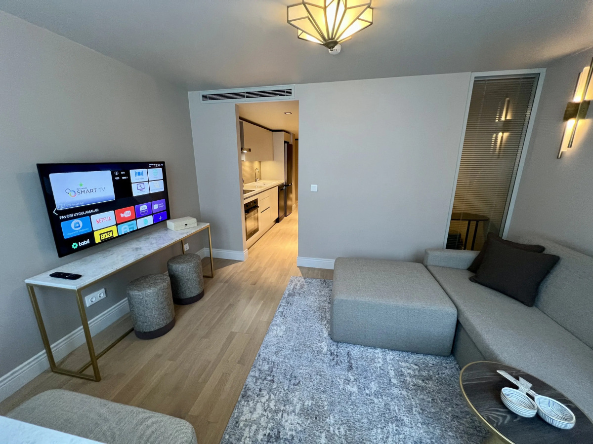 Отель Weingart Suites