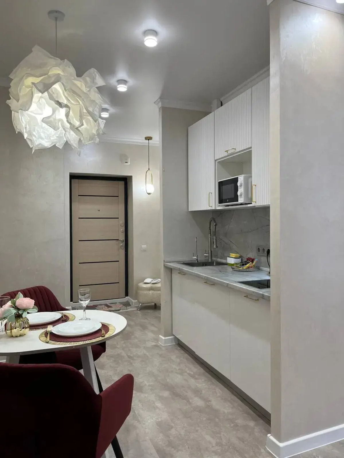 Квартира HelenRooms – уютная квартира на Набережной