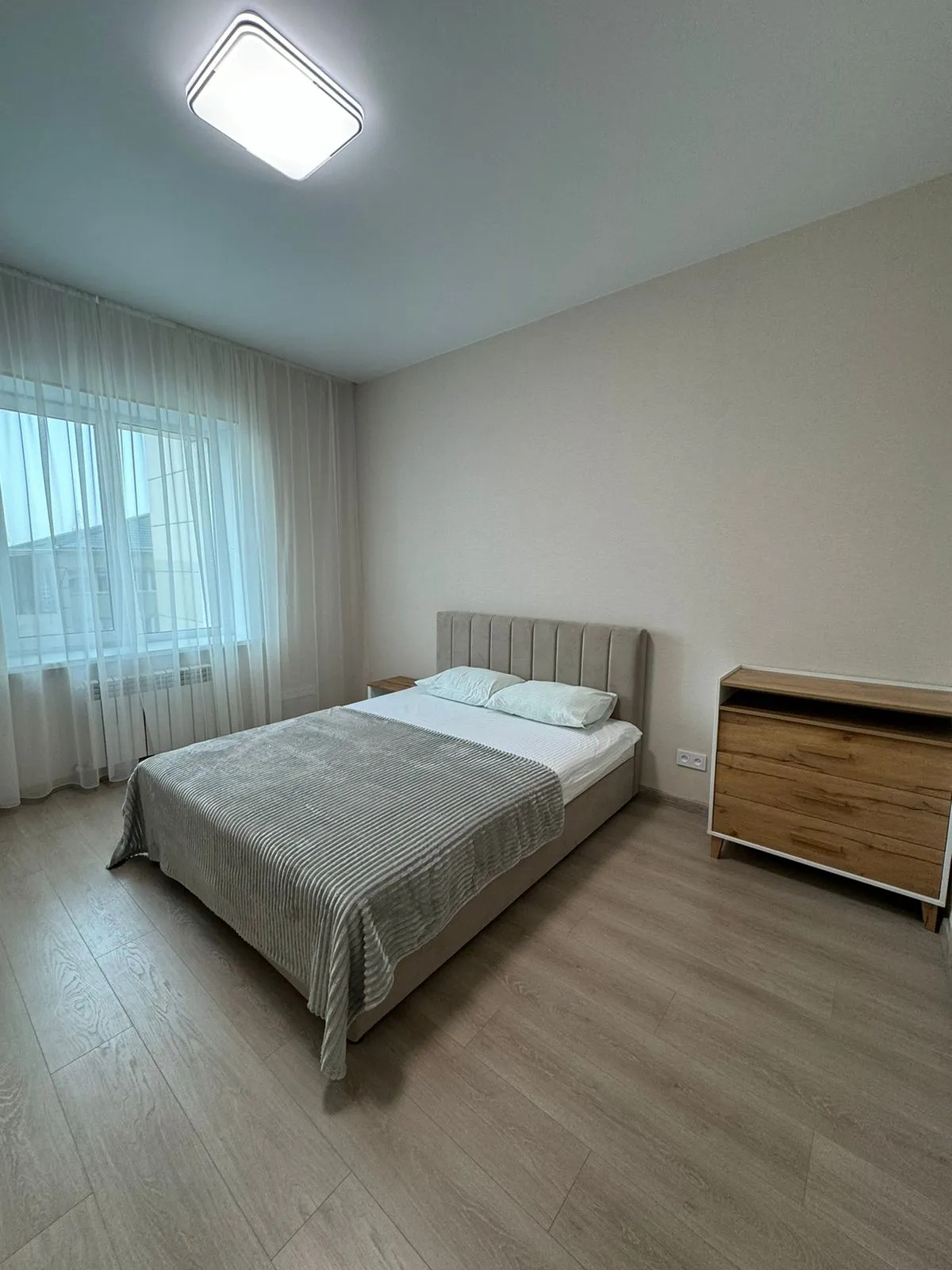 Апартаменты Светлые в Новостройке на Толстого