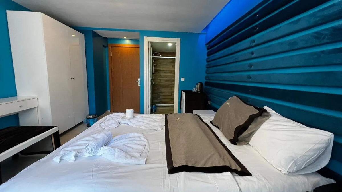 Отель Moon Blue