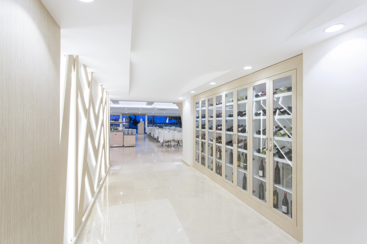 Falcon Hotel