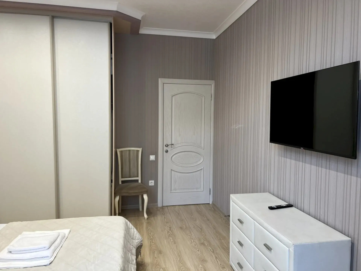 Квартира 8 Просторная 2-к в р-не Дельфинария - до моря 10 мин