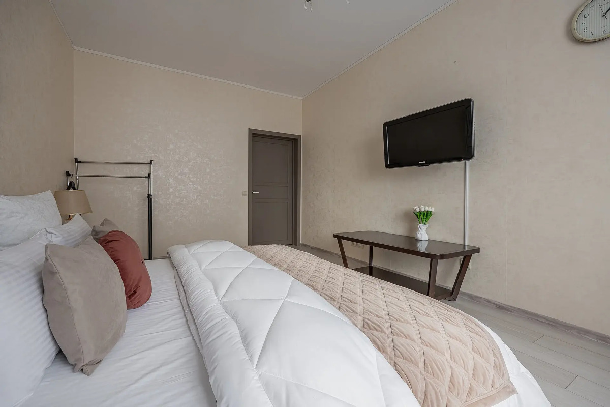 Апартаменты с двумя спальнями, в центре города, у канатной дороги