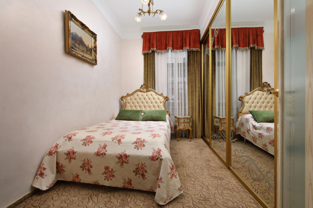 Домбай Пэлас