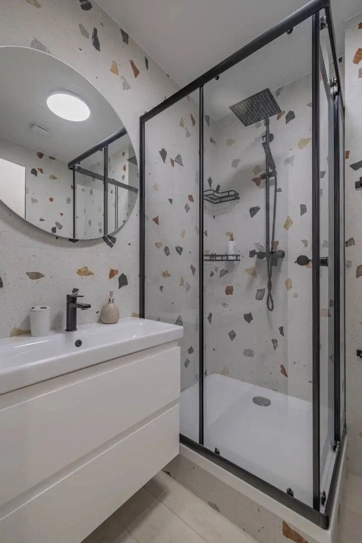 Квартира с большим балконом у метро