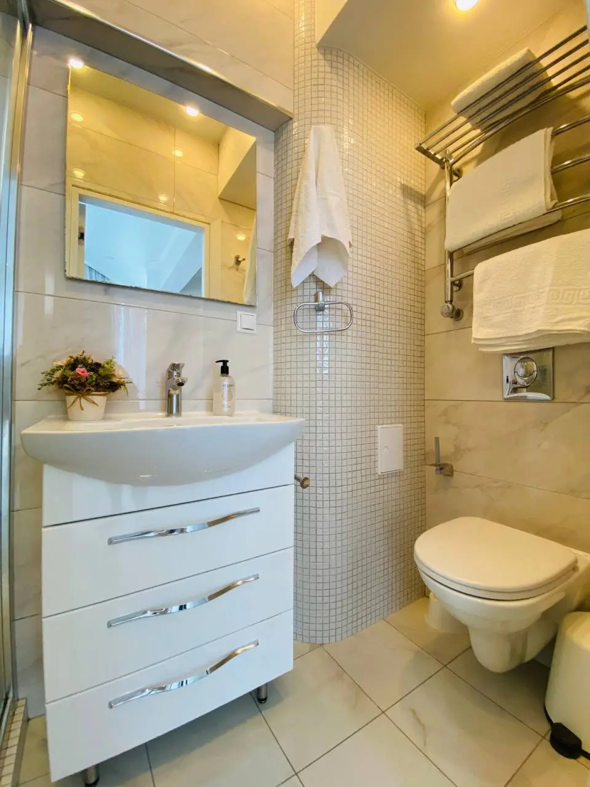 Апартаменты Marlen Apart ЖК Версаль