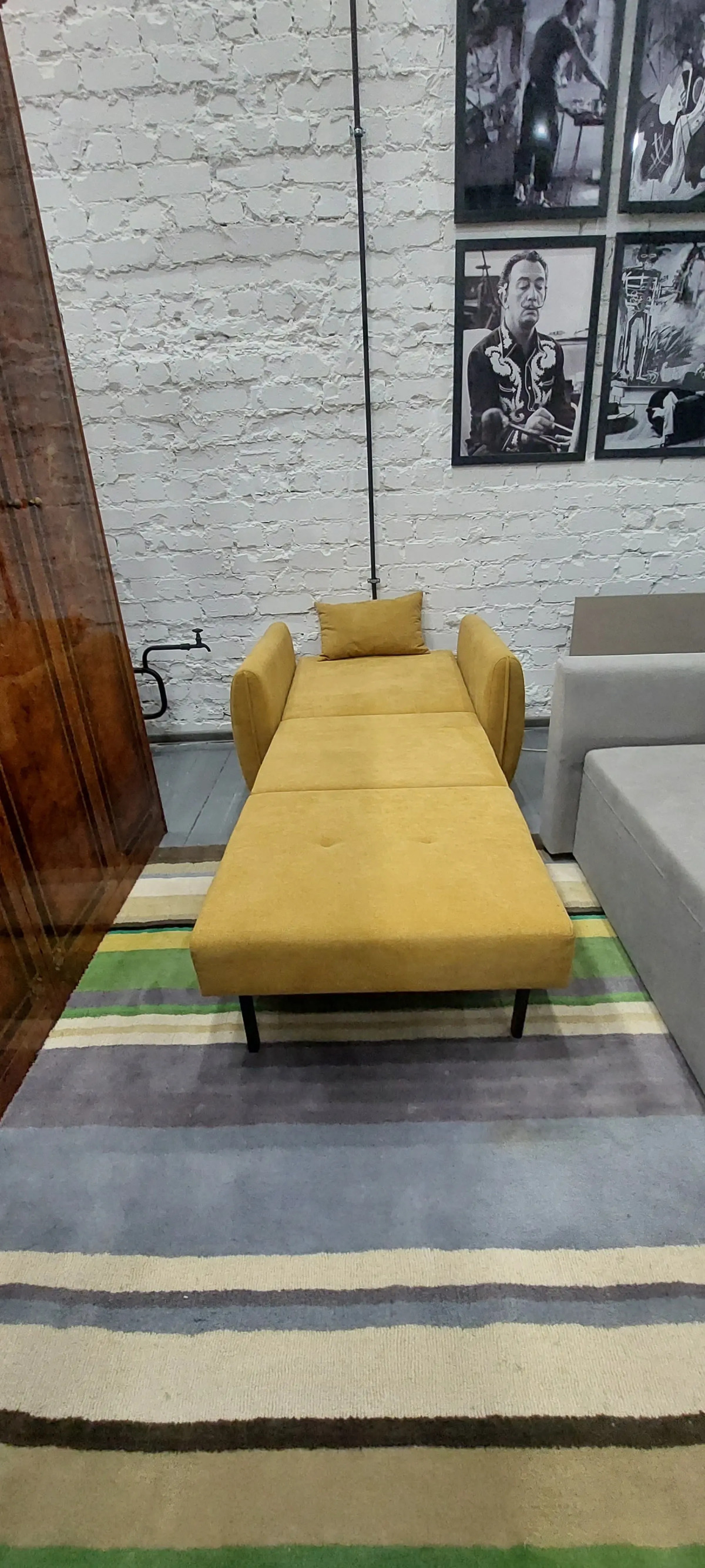 Апартаменты "У художника на Аллее Героев, 4"