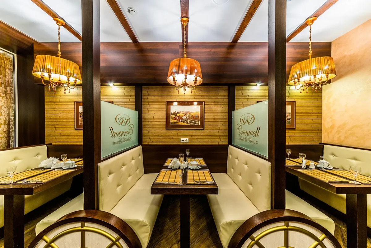Отель Cronwell Inn Стремянная