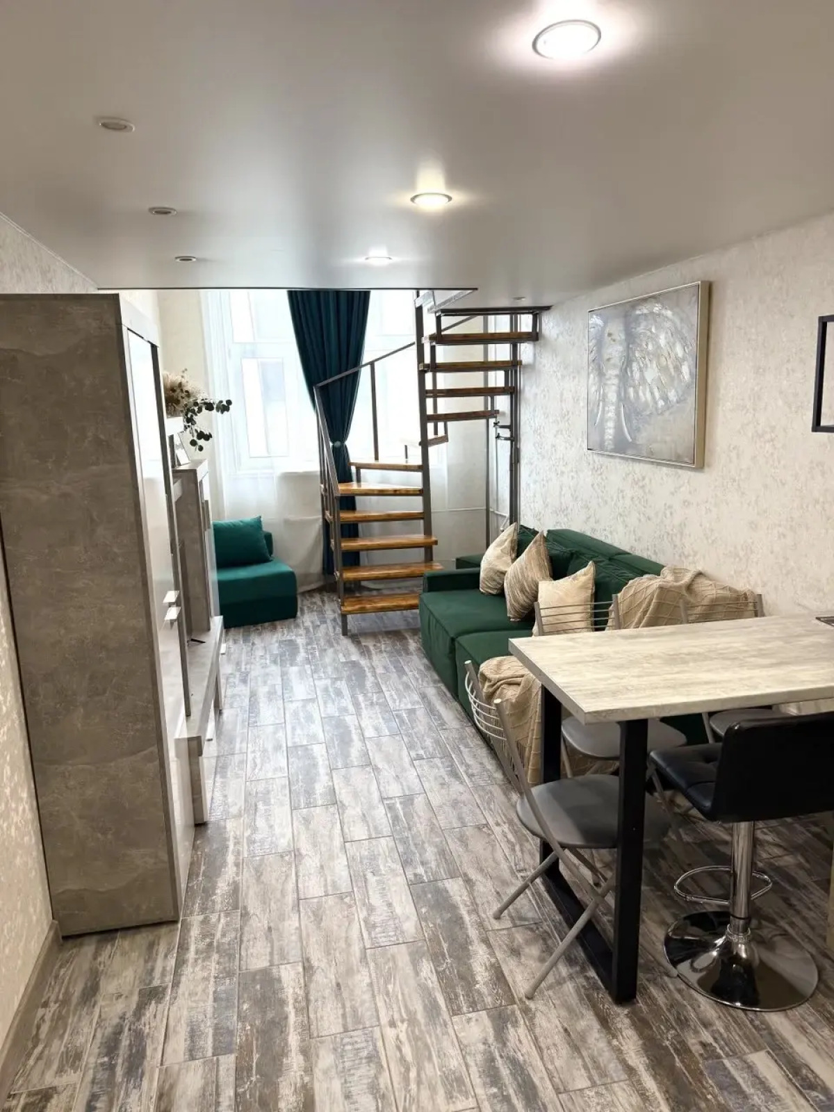 Апартаменты Дизайнерские двухуровневые 54 м2